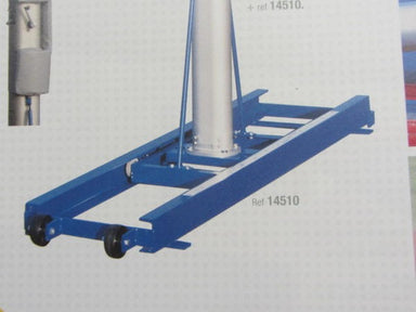 Pole vault uprights with base supports